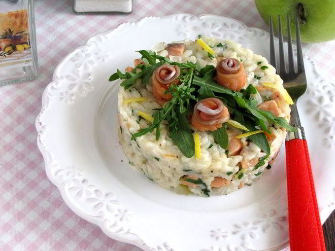 Рецепт яблочного ризотто с копченым лососем