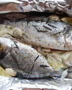 Дорада с розмарином и тимьяном