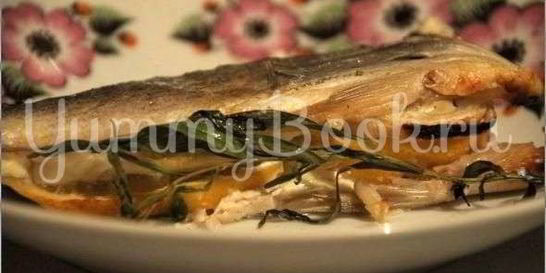 Дорадо запеченая со сметаной