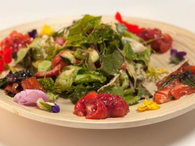 Рецепт форели, маринованной в ягодах и арбузный салат