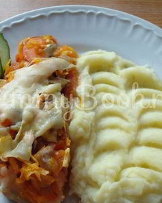 Форель с овощами и грибами