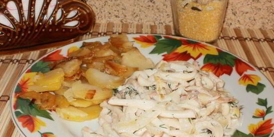 Кальмар, тушенный в сметане