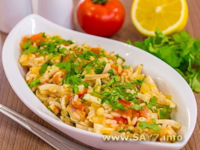 Рецепт кальмаров с рисом и помидорами