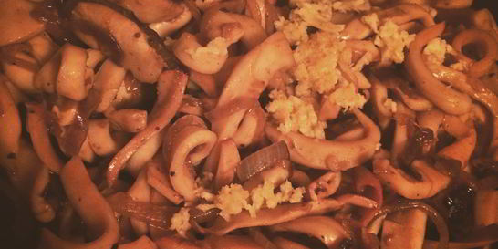 Кальмары с соевым соусом