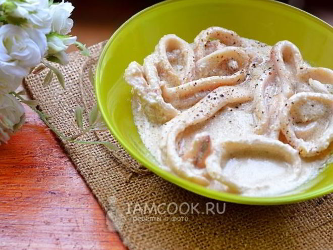 Рецепт кальмаров в сметанном соусе