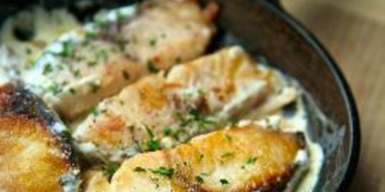 Карп жаренный со сметаной