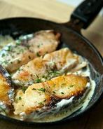 Карп жаренный со сметаной