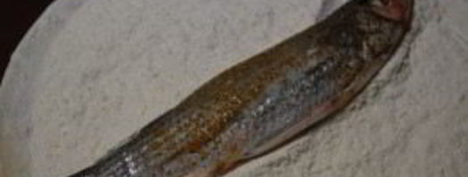 кефаль, жаренная на сковороде. Шаг 3