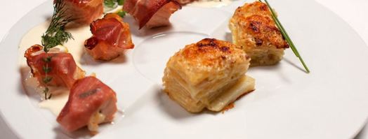 лосось, обернутый беконом с шалфеем, и картофельный гратен. Шаг 6