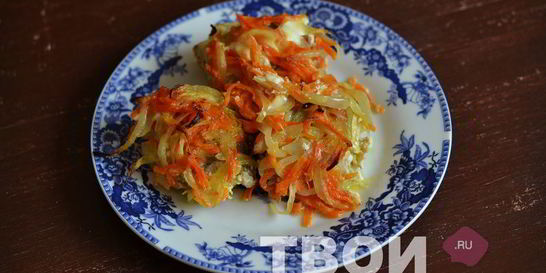 Минтай с морковью и луком