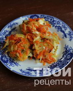 Минтай с морковью и луком