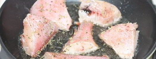 морской окунь с хрустящей корочкой. Шаг 4