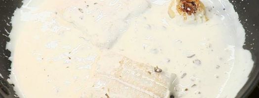 палтус в сливочном соусе с зеленым салатом. Шаг 7