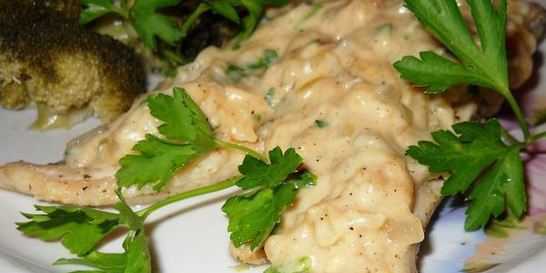 Рыба на пару под луково-горчичным соусом