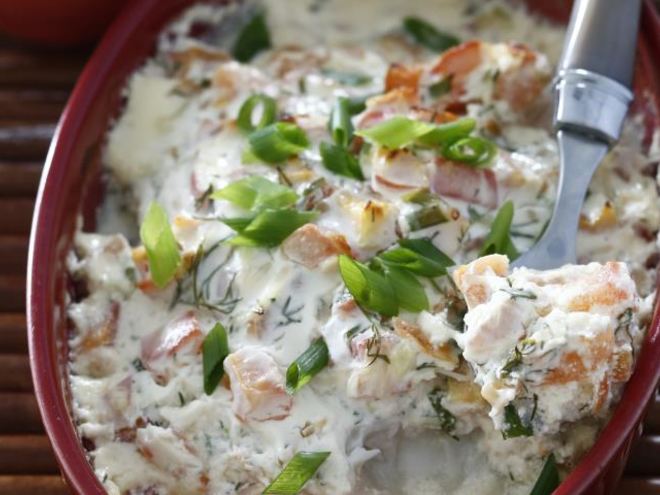 Рецепт рыбы под соусом из сметаны, овощей и пармезана