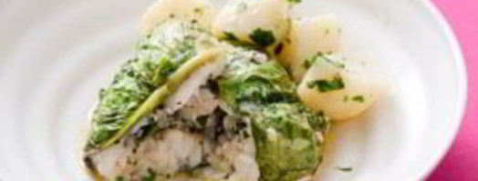 рыба со специями в листьях салата. Шаг 3