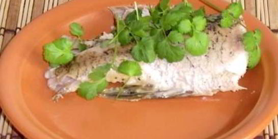 Щука со сметаной в духовке