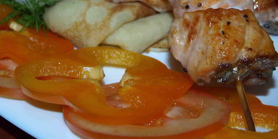 Семга на шпажках, запеченная в духовке