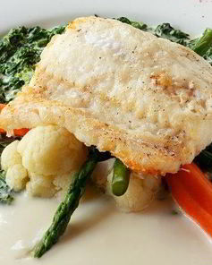 Судак под соусом