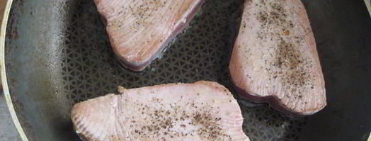 тунец, запеченный с анчоусами и овощами. Шаг 7