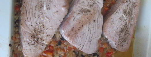 тунец, запеченный с анчоусами и овощами. Шаг 10