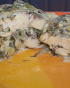 Тушеная рыба под соусом из сметаны