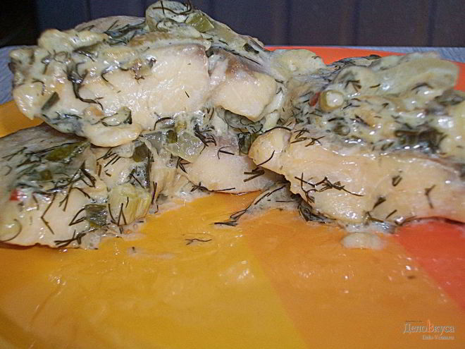 Рецепт тушеной рыбы под соусом из сметаны