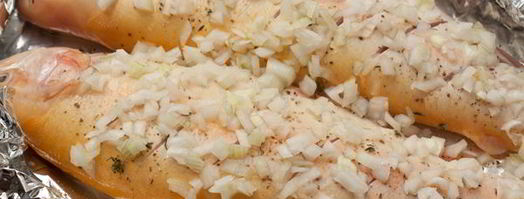 янтарная форель запеченная с луком. Шаг 7