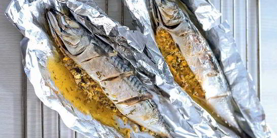 Запеченная в фольге скумбрия