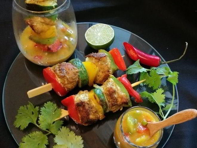 Рецепт куриного шашлычка по-карибски с манговой сальсой