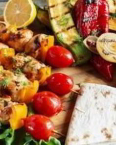 Куриный шашлык на шпажках