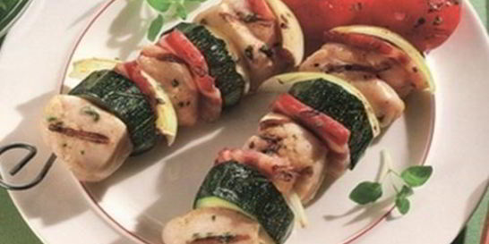 Куриный шашлык с цуккини и луком