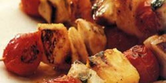 Куриный шашлык в лимонном маринаде с ананасом