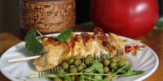 Куриные шашлычки на шпажках