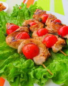 Куриные шашлычки с черри