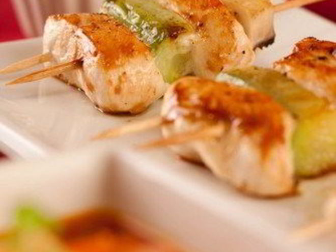 Рецепт куриных шашлыков с пюре из батата и с пюре из зеленого горошка и мяты