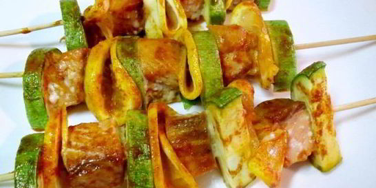 Рыбные шашлычки с овощами