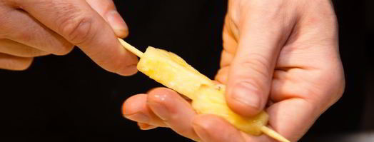 шашлычки из ананаса. Шаг 3