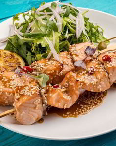 Шашлычки из лосося в медовом маринаде