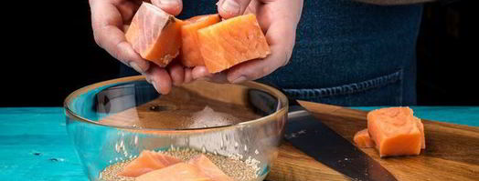 шашлычки из лосося в медовом маринаде. Шаг 4