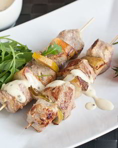 Шашлычки из свиной вырезки с грушами