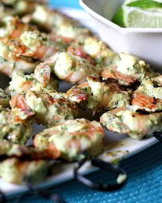 Шашлык из креветок с чили и тыквенными семечками