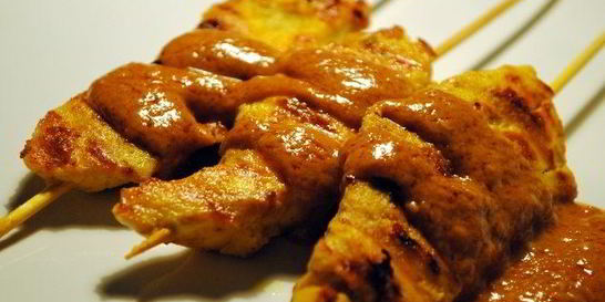 Шашлык из курицы на шпажках