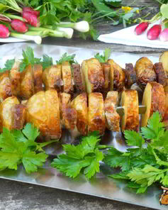 Шашлык из молодого картофеля и сала