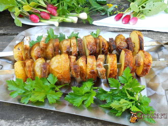 Рецепт шашлыка из молодого картофеля и сала