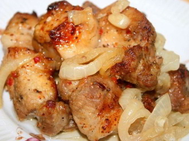 Рецепт шашлыка из свинины на луковой подушке в духовке