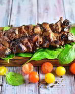 Свиной шашлык с щавелем в соевом соусе