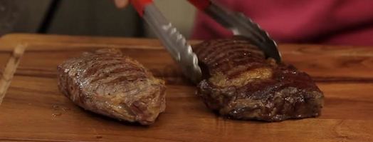 стейк из говядины на сковороде. Шаг 14