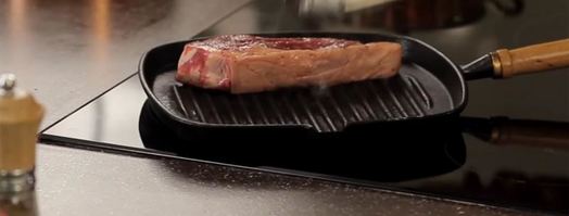 стейк из говядины на сковороде. Шаг 7