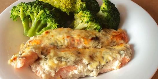 Стейк лосося в духовке